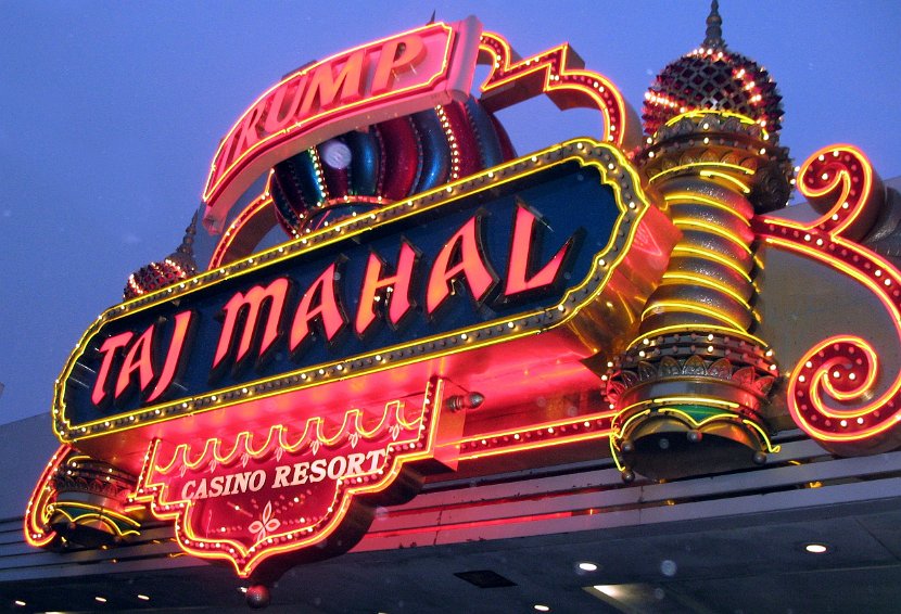 Taj Mahal Sign